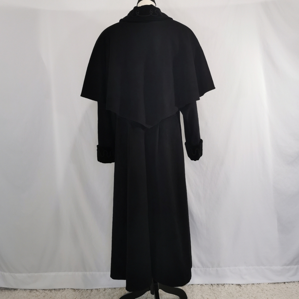 Gothic Victorian Black Women's Cape-Back Coat - Picture 8 of 12